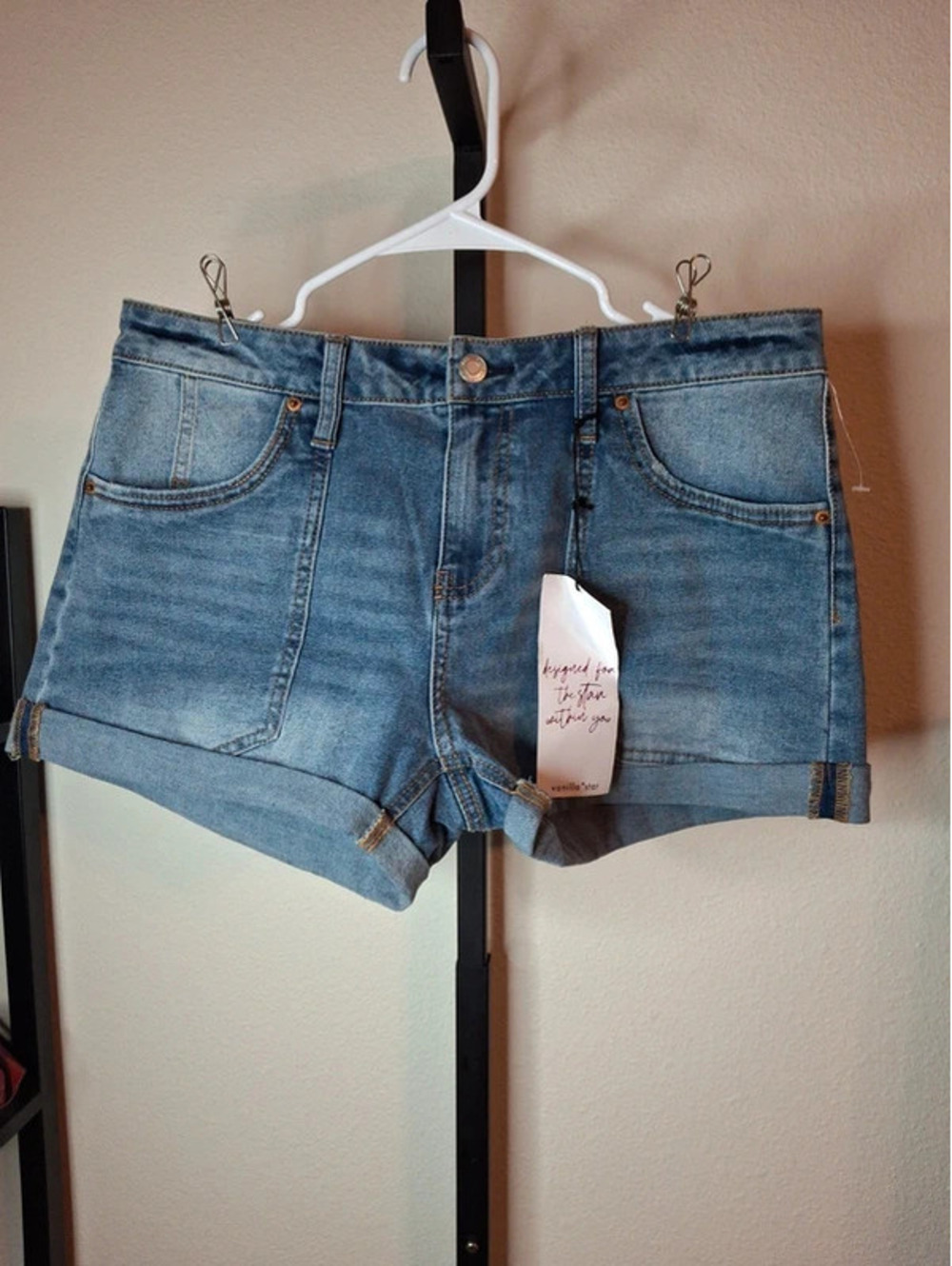 Vanila Star light-wash denim cuffed shorts NWT size w29/9